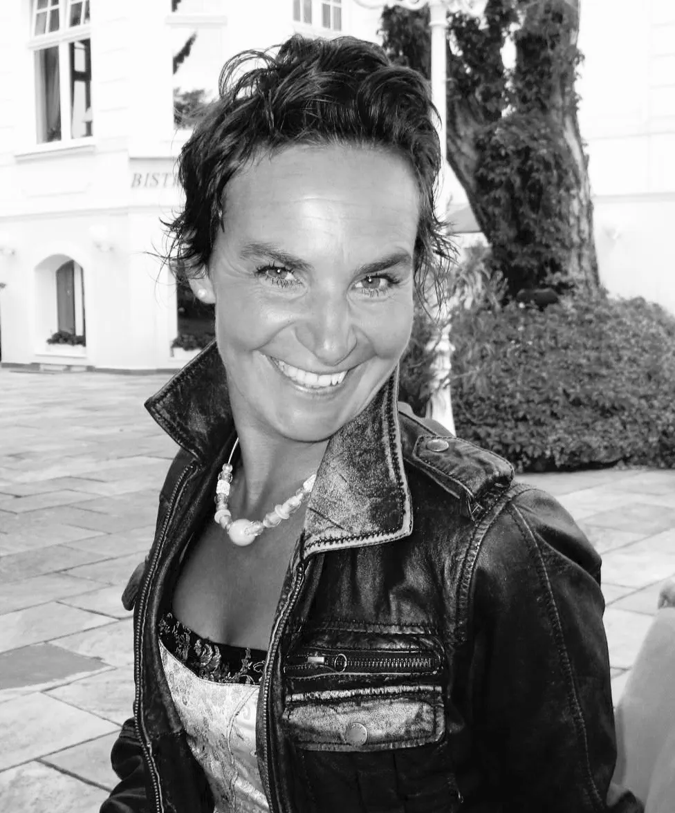 Dr. Martina Paulus